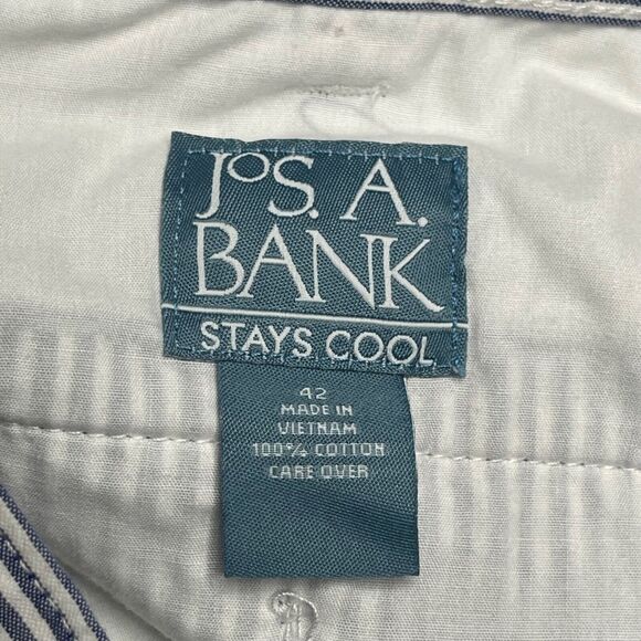 Jos A Bank Shorts Men 42 x 8.5" Inseam Blue Stripe Seersucker Pleated Stays Cool - Picture 8 of 11